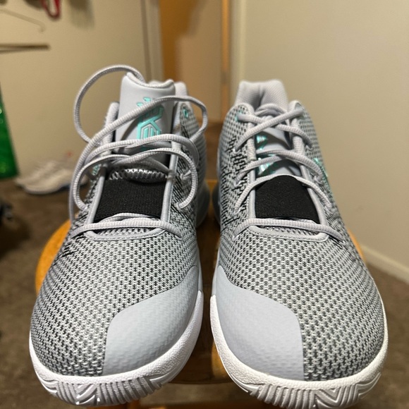 Vintage Nike Kyrie flytrap 2 “cool grey” 00s size 11.5 - Picture 2 of 10